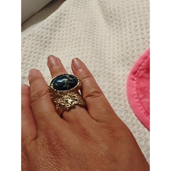 Jewelry - Ring Blue Cabochon Gold Tone Textured Statement Arty Style size 9.5